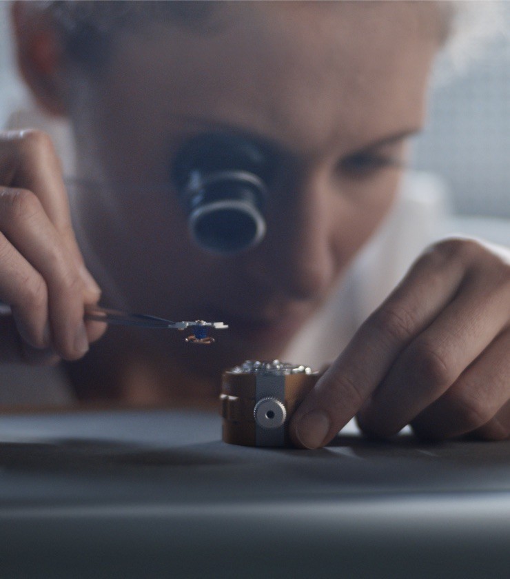 Rolex Watchmaking V7-rolex-watchmaking-wmmvmt_2212jb_0003_r-portrait