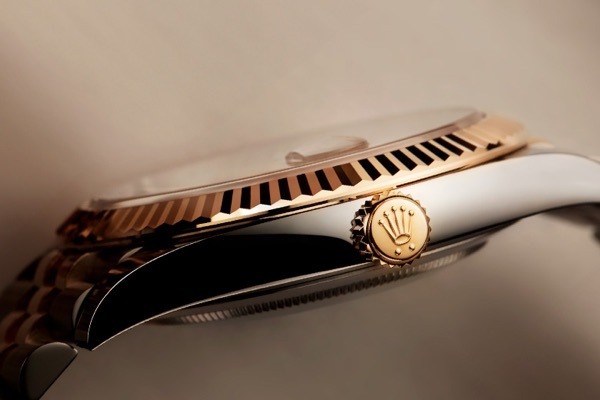 rolex-keep-exploring-rolex-watches-1945_oyster_perpetual_datejust_1802jva_m126333_0010_1802jva_002-landscape