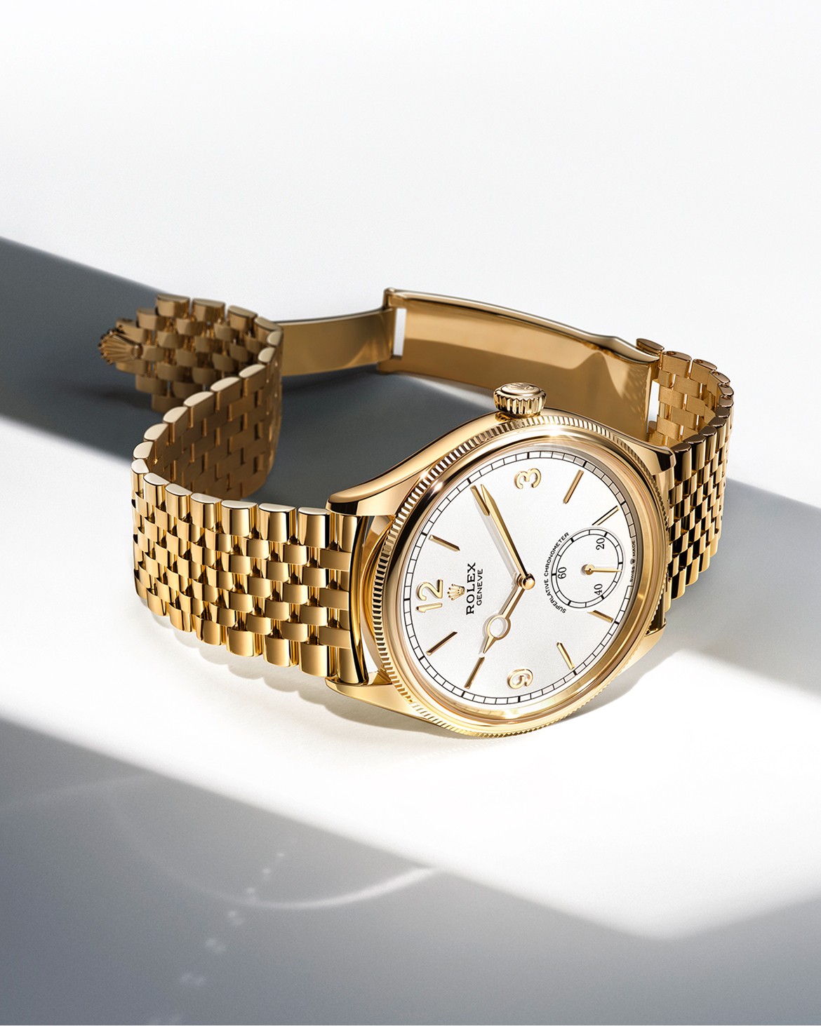1908 v7-rolex-oyster-perpetual-universal-classic-style-m52508-0008_portrait