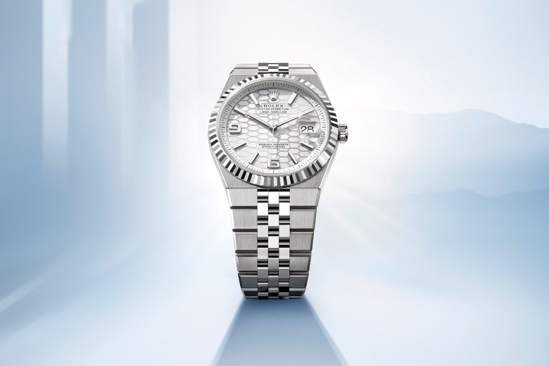 rolex-collections-keep-exploring-land-dweller-landscape