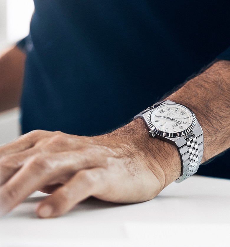 Land Dweller v7-rolex-the-land-dweller-roger-federer-wrist-watch_and_rfederer_2411ab_2-portrait